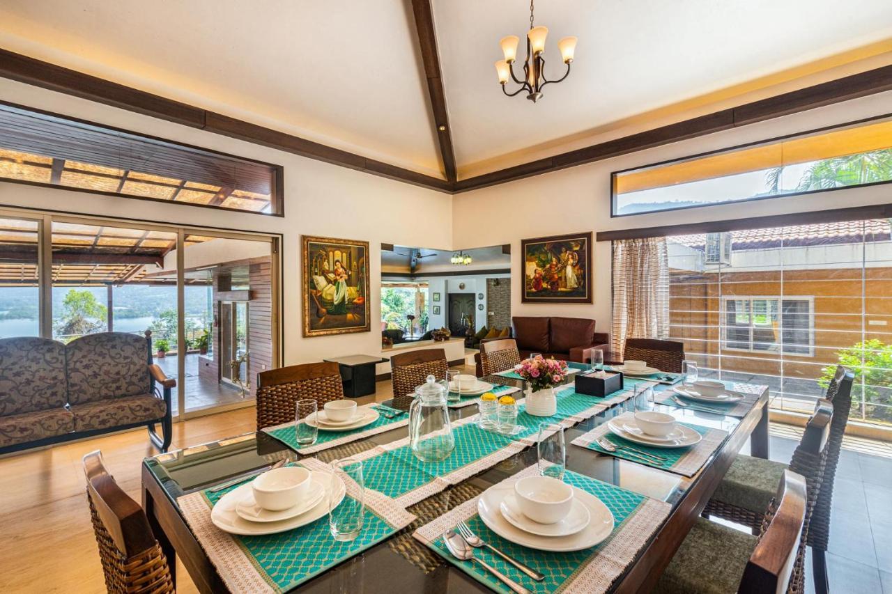 Ekam Lake House By Stayvista With Mountain & Lake Views, Outdoor Jacuzzi, Sauna, Modern Amenities & Kitchen Garden Pune Eksteriør billede